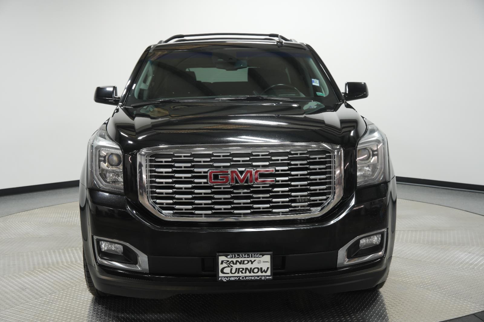 Used 2019 GMC Yukon XL Denali with VIN 1GKS2HKJ1KR204171 for sale in Kansas City