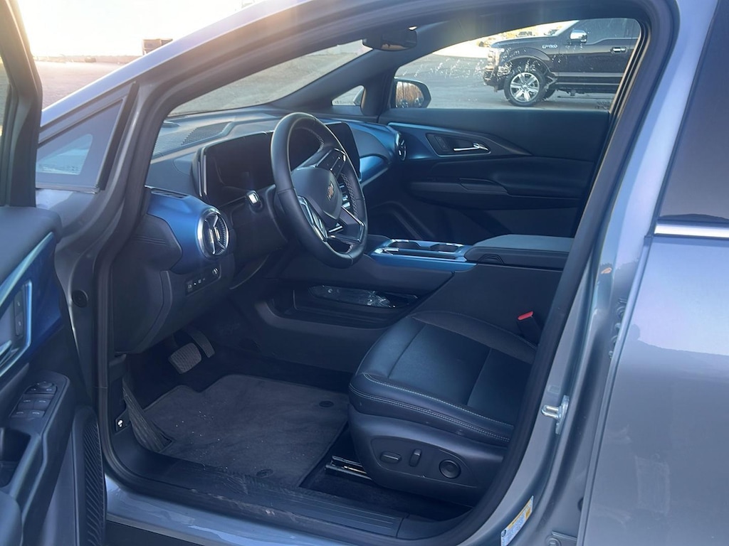 Used 2025 Chevrolet Equinox EV LT SUV