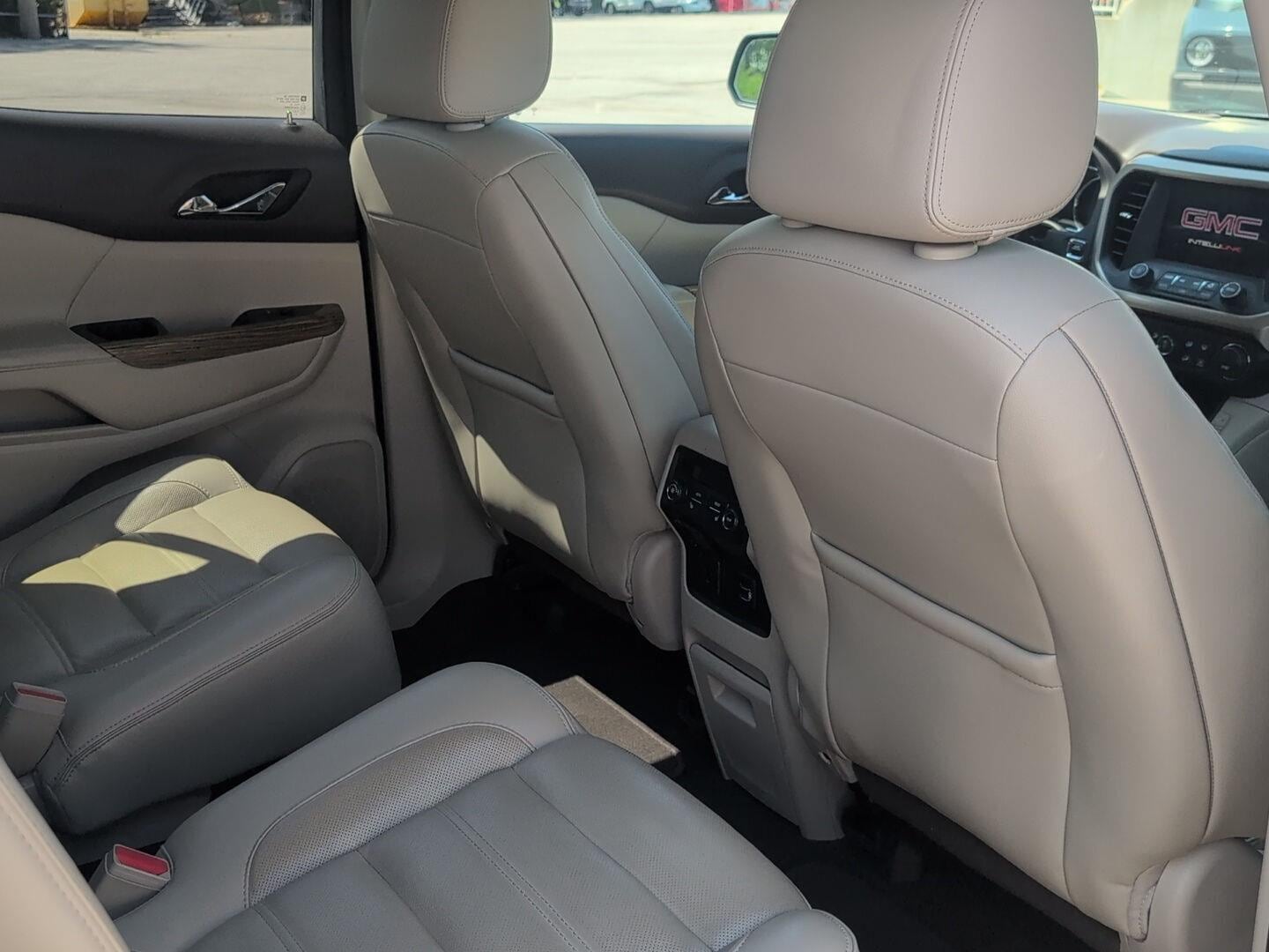 2017 GMC Acadia Denali - Photo 6
