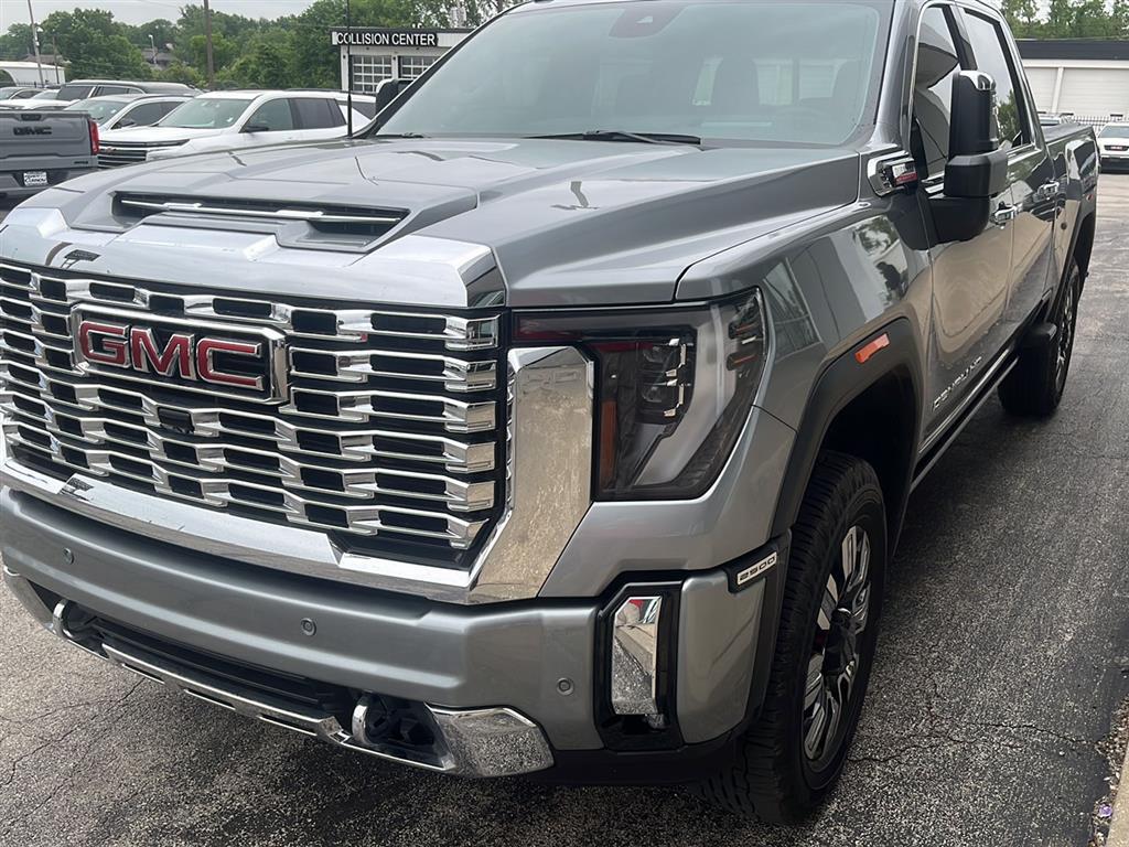 Used 2025 GMC Sierra 2500HD Denali with VIN 1GT4UREY3SF358914 for sale in Kansas City