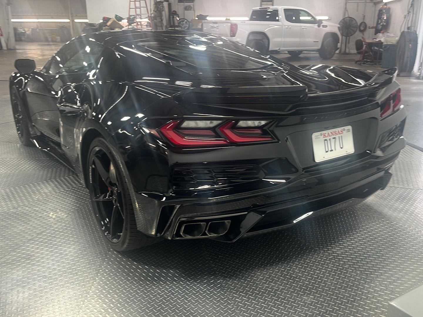 2025 Chevrolet Corvette E-Ray 2LZ photo 2