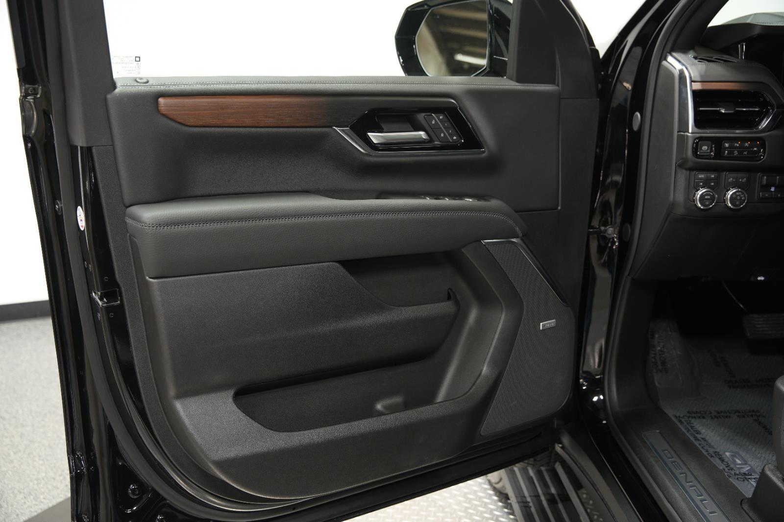2026 GMC Yukon Denali - Photo 30