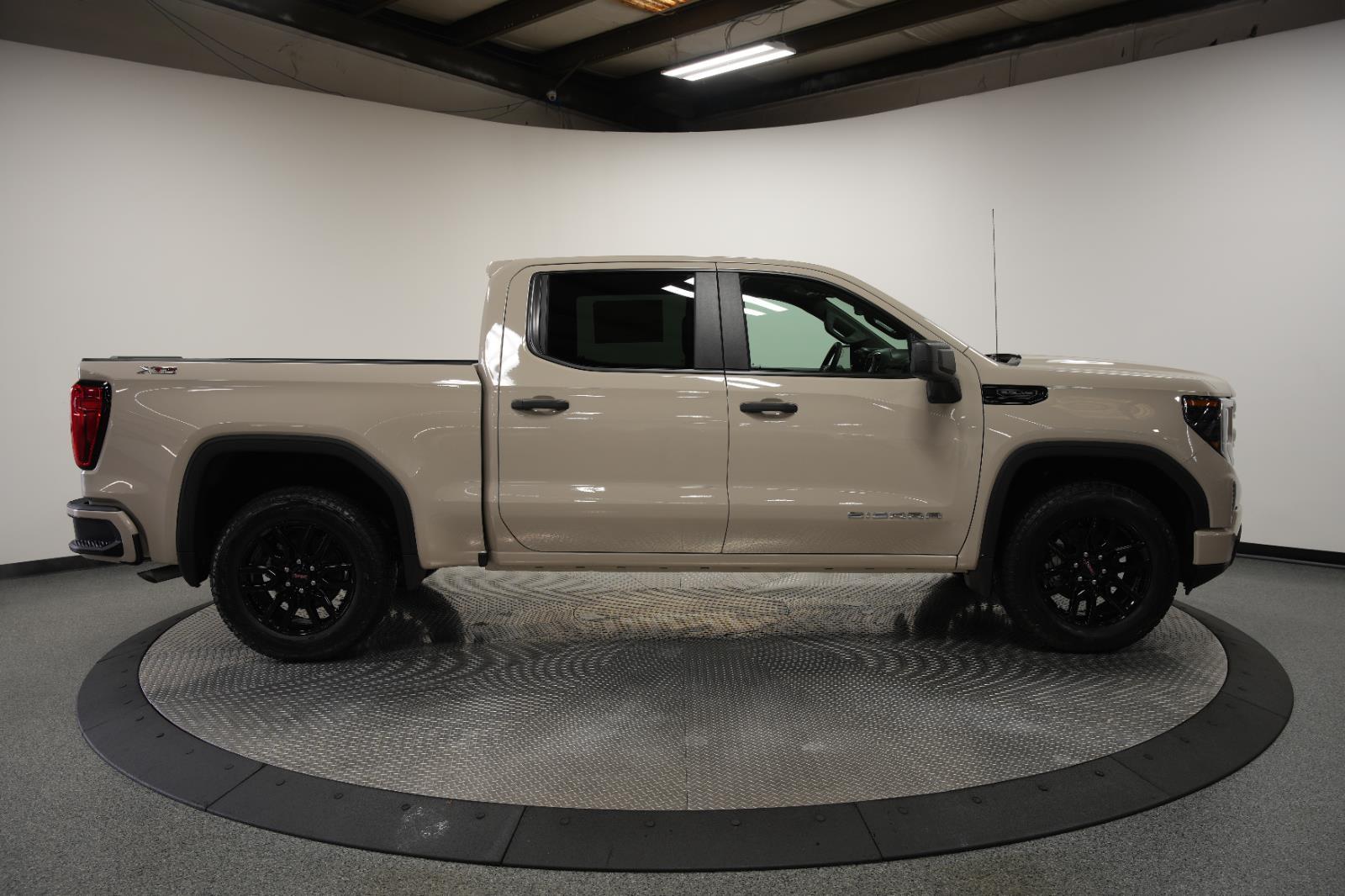 2026 GMC Sierra 1500 Pro - Photo 9