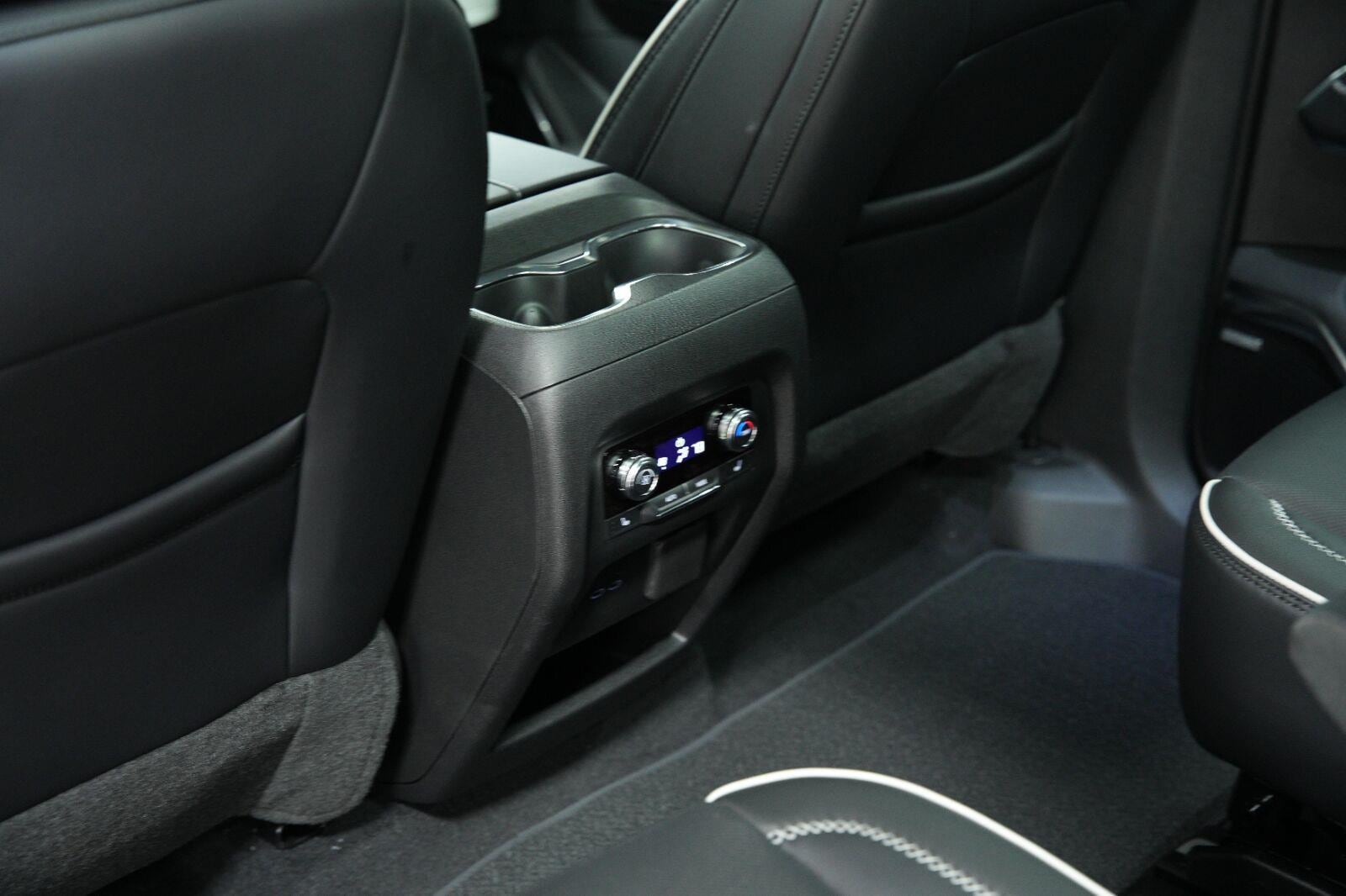 2026 GMC Acadia Denali - Photo 31