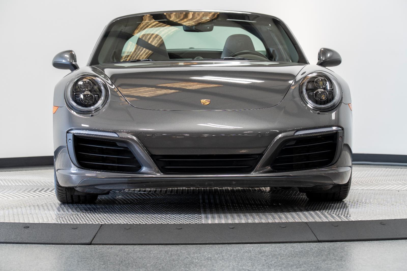 2017 Porsche 911 4S photo 2