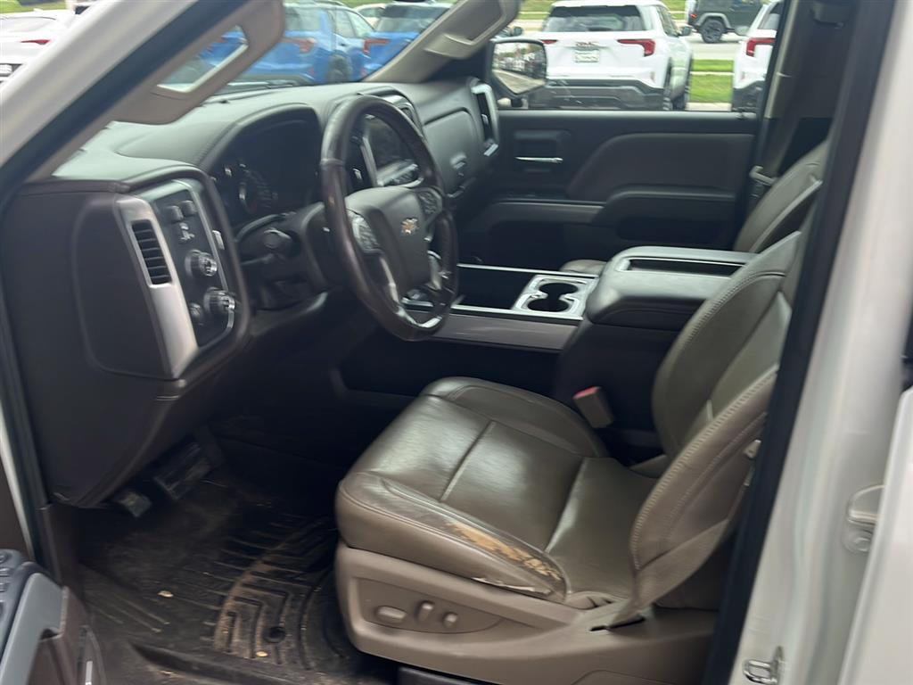 2015 Chevrolet Silverado 2500HD LTZ photo 3