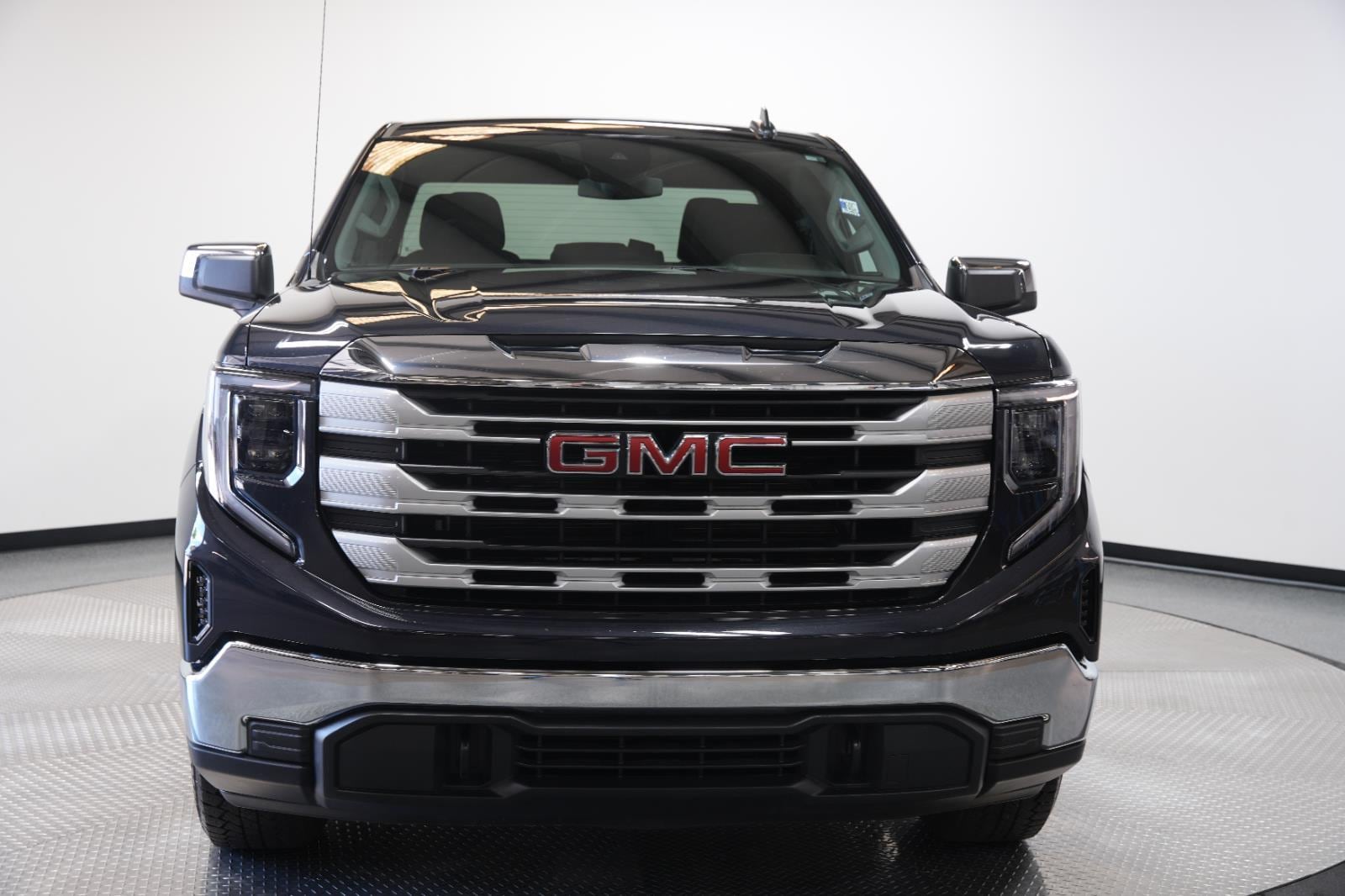 Used 2023 GMC Sierra 1500 SLE with VIN 1GTRUBEK8PZ288308 for sale in Kansas City