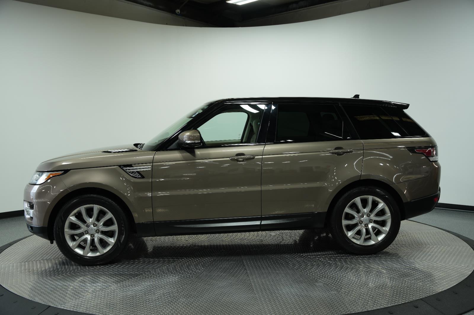 2016 Land Rover Range Rover Sport HSE photo 4