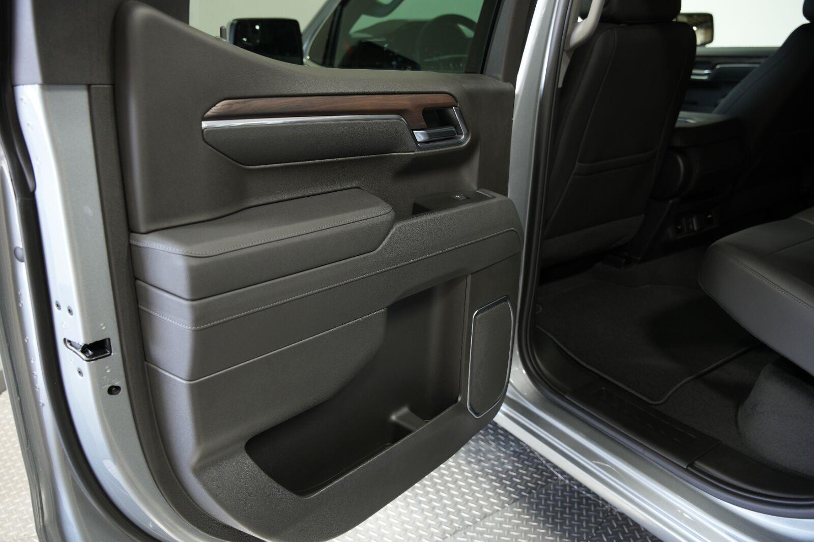 2026 GMC Sierra 1500 SLT - Photo 29