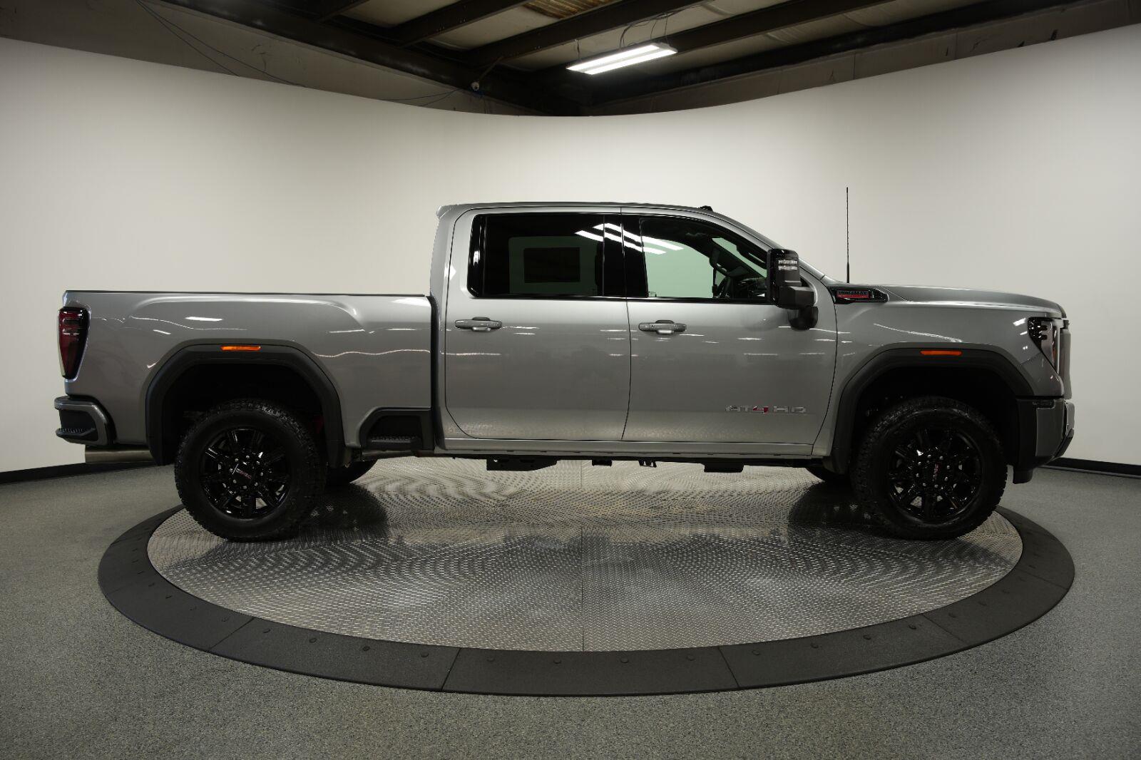 2026 GMC Sierra 2500HD AT4 - Photo 9