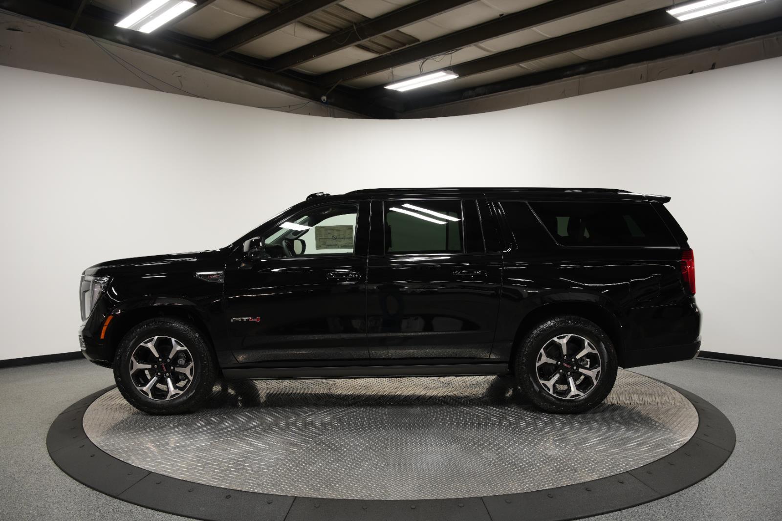 2026 GMC Yukon XL AT4 - Photo 7