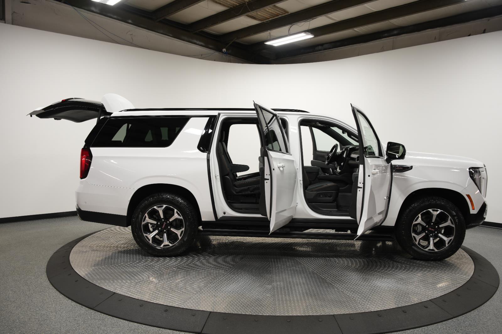 2026 GMC Yukon XL AT4 - Photo 10