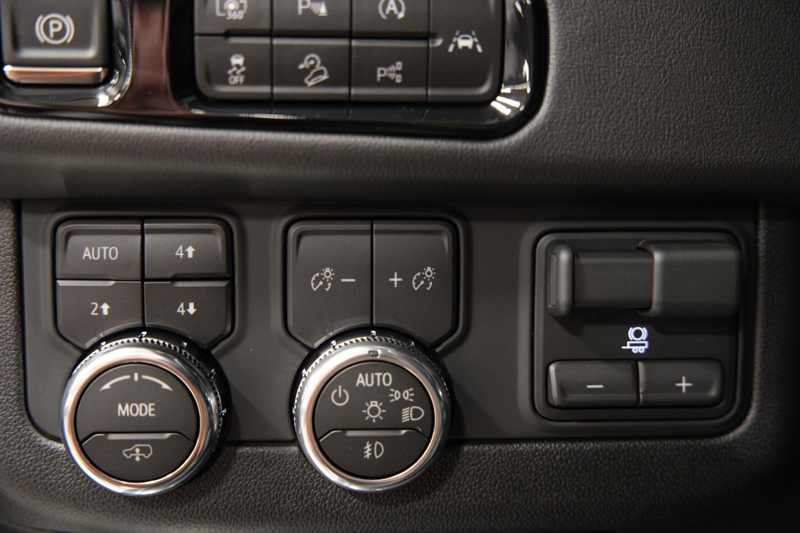 2026 GMC Yukon XL AT4 - Photo 36