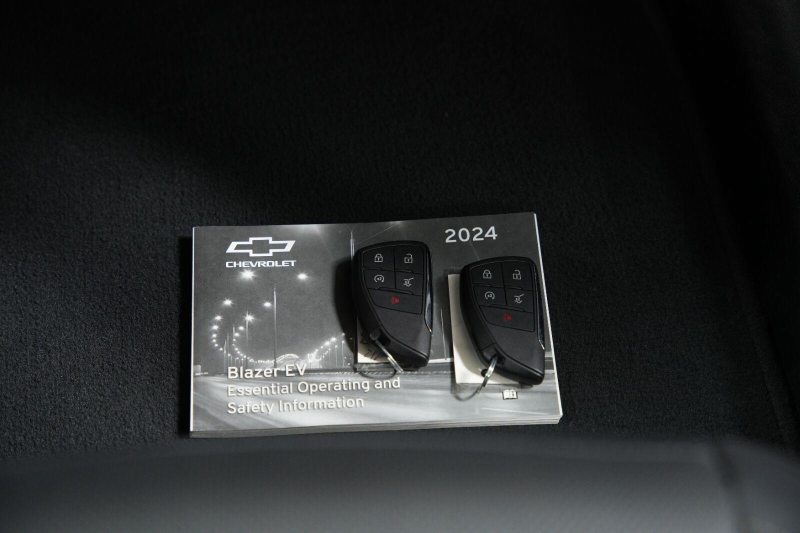 2024 Chevrolet Blazer EV LT - Photo 27