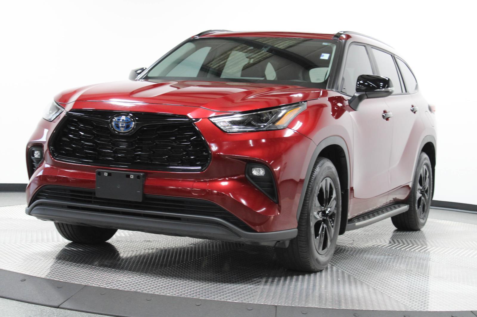 2024 Toyota Highlander Hybrid XLE photo 3