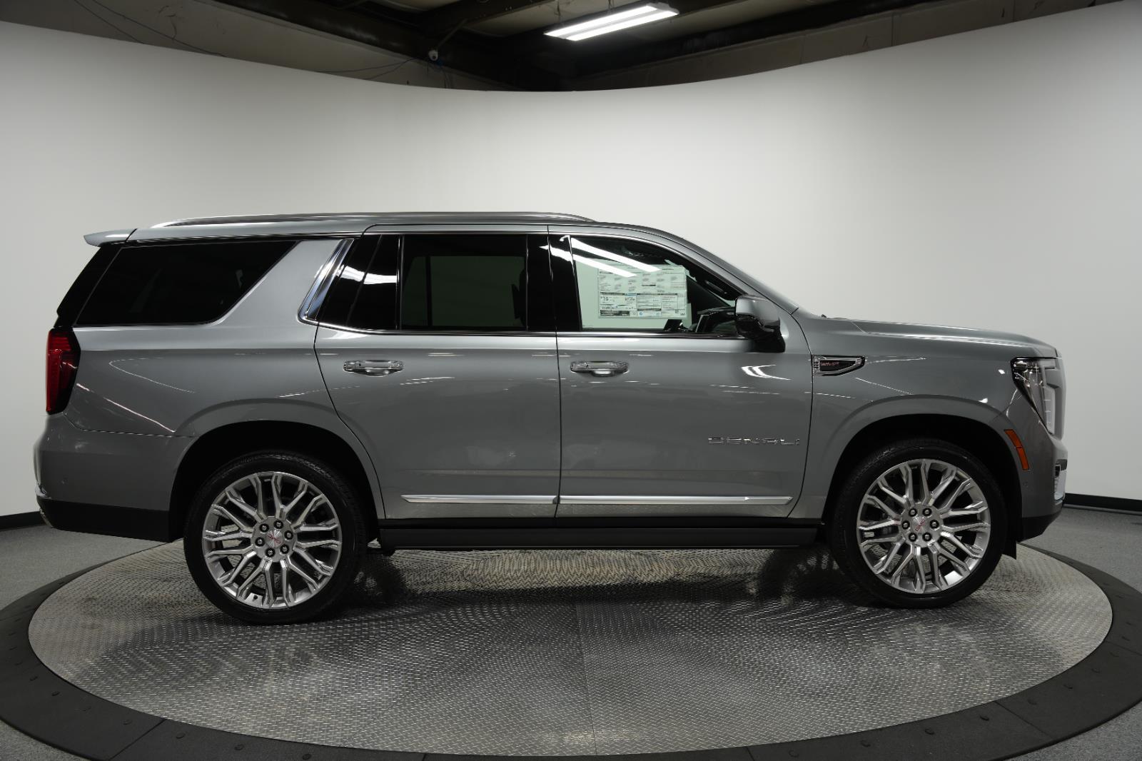 2026 GMC Yukon Denali - Photo 12