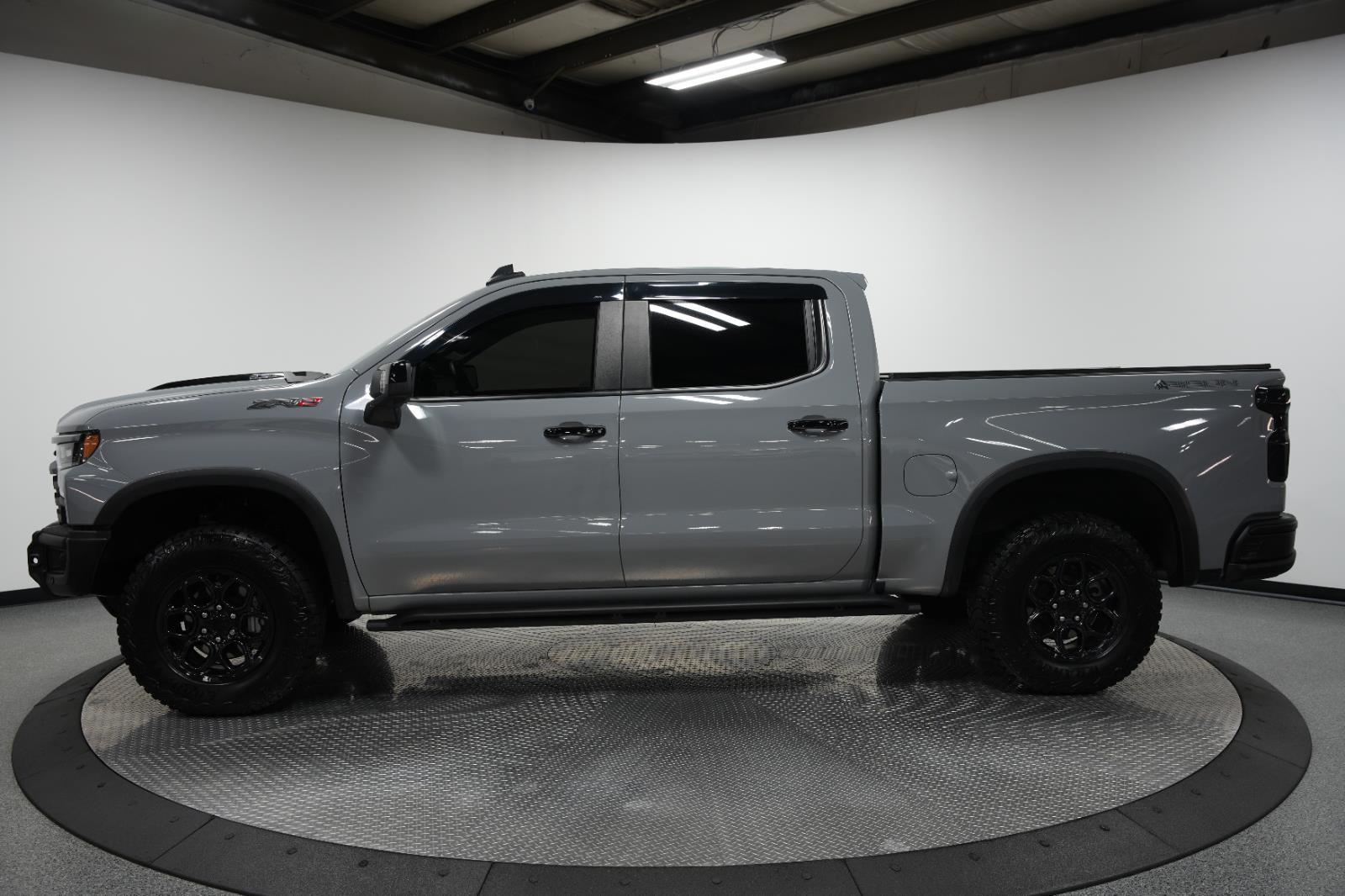 2024 Chevrolet Silverado 1500 ZR2 photo 3