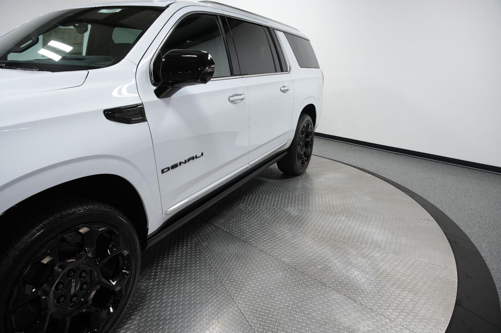 2026 GMC Yukon XL Denali - Photo 7