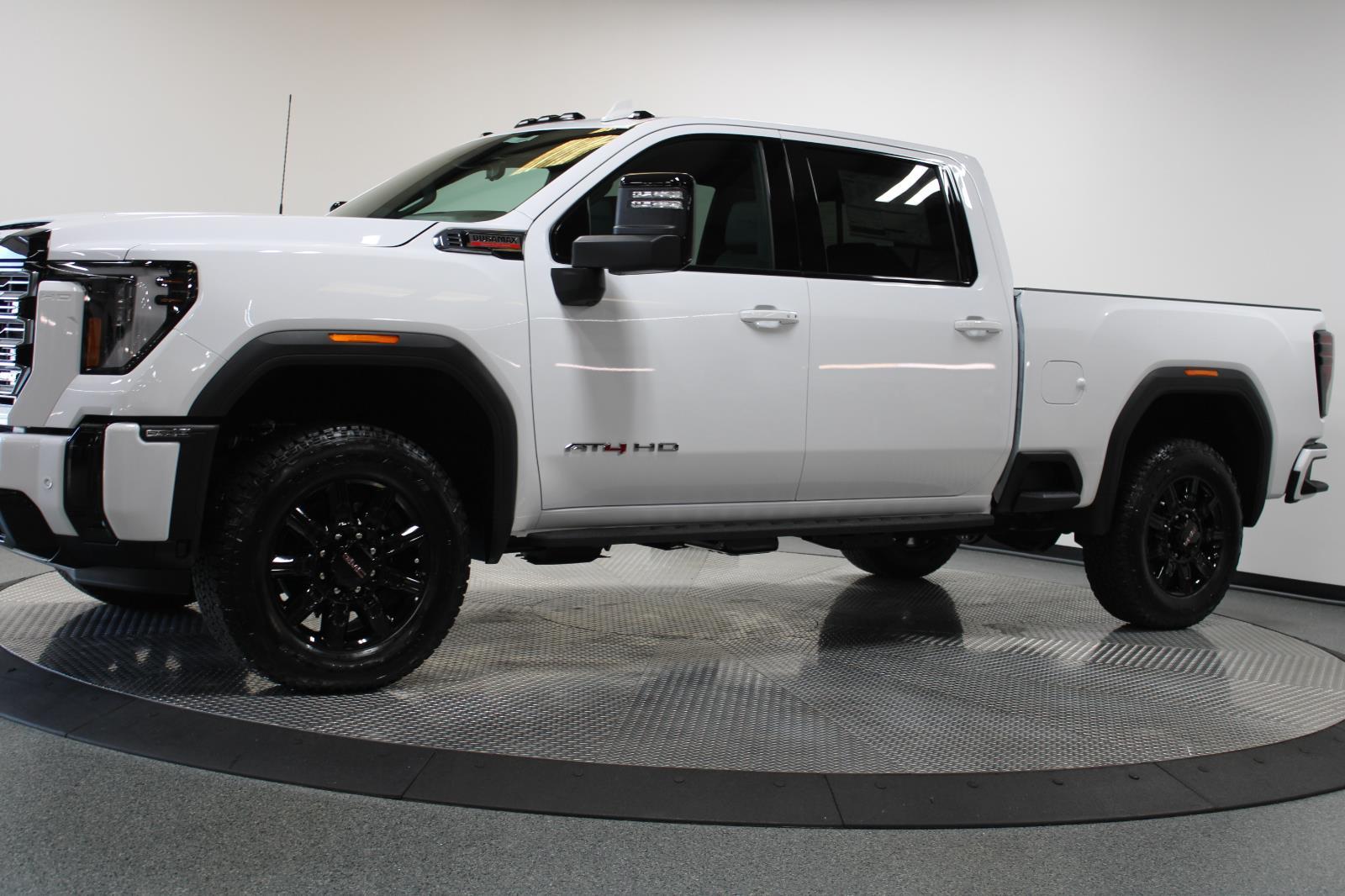 2026 GMC Sierra 2500HD AT4 - Photo 6