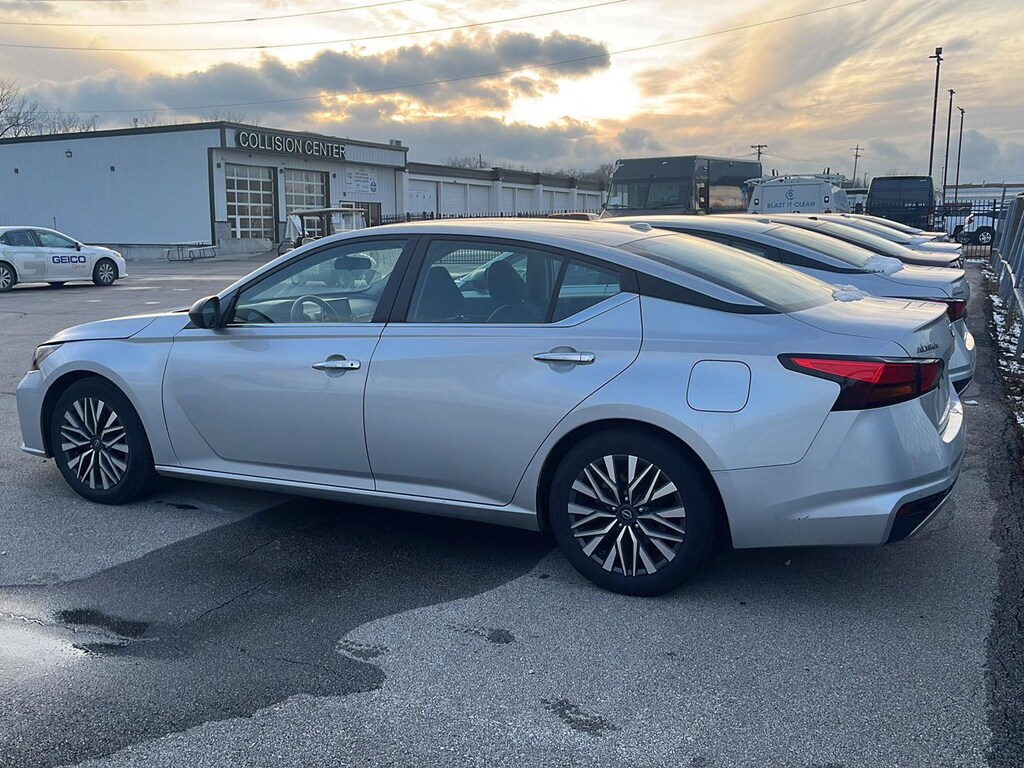 Used 2024 Nissan Altima 2.5 SV Sedan