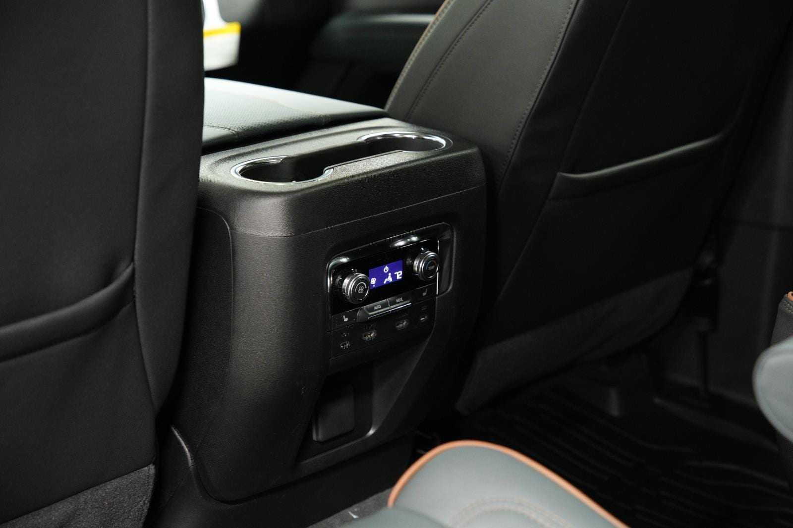 2026 GMC Yukon XL AT4 - Photo 25