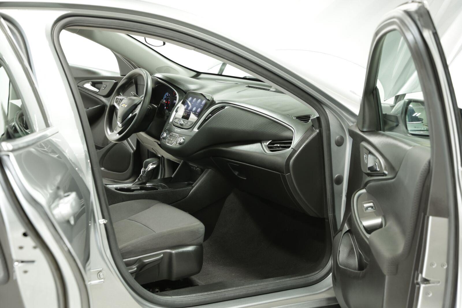 2025 Chevrolet Malibu 1LT - Photo 12