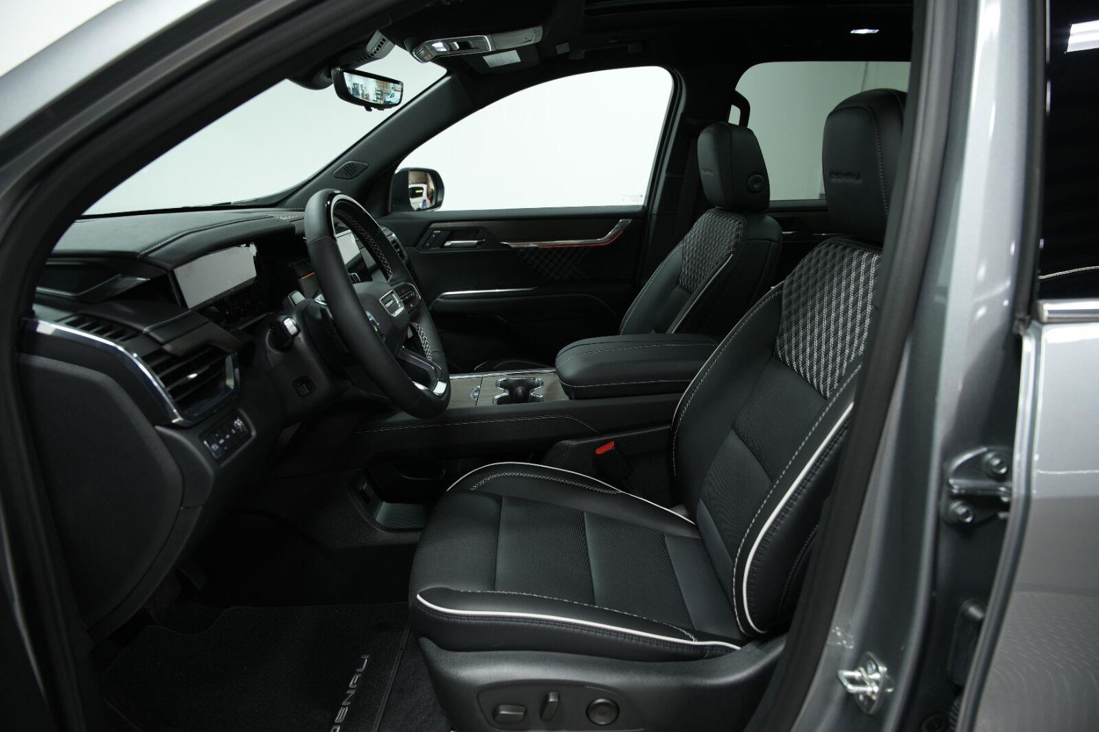 2026 GMC Acadia Denali - Photo 38