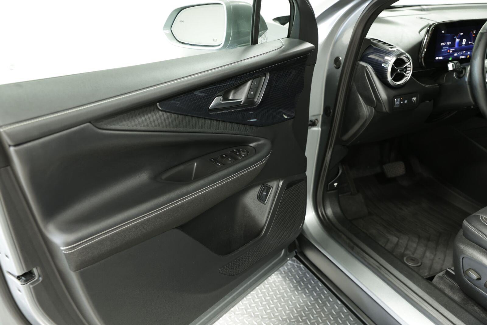 2024 Chevrolet Blazer EV LT - Photo 33