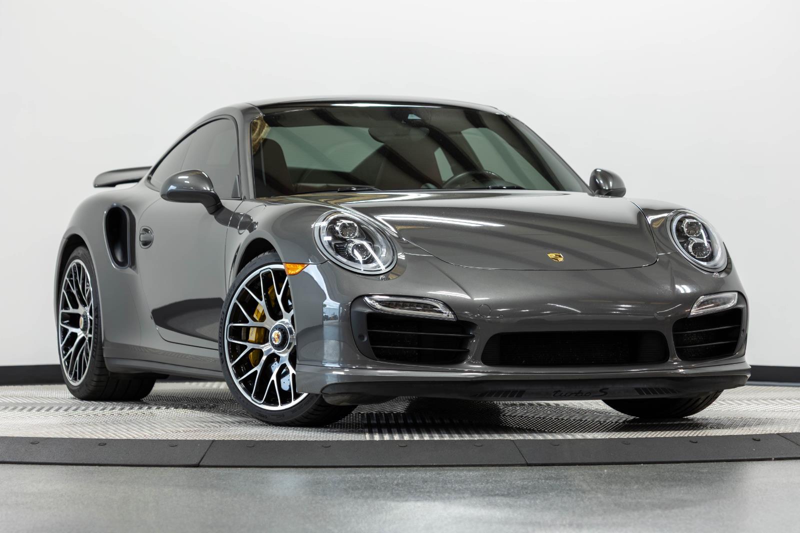 2015 Porsche 911 Turbo S Coupe's photo
