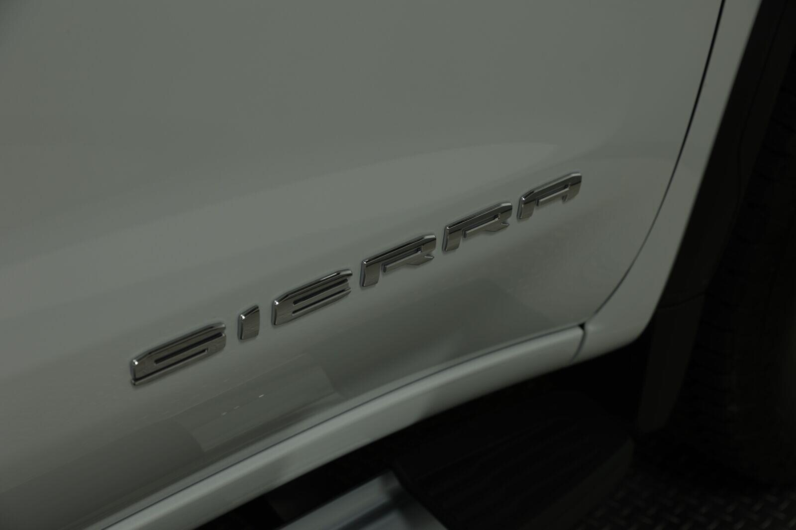 2026 GMC Sierra 1500 SLT - Photo 22