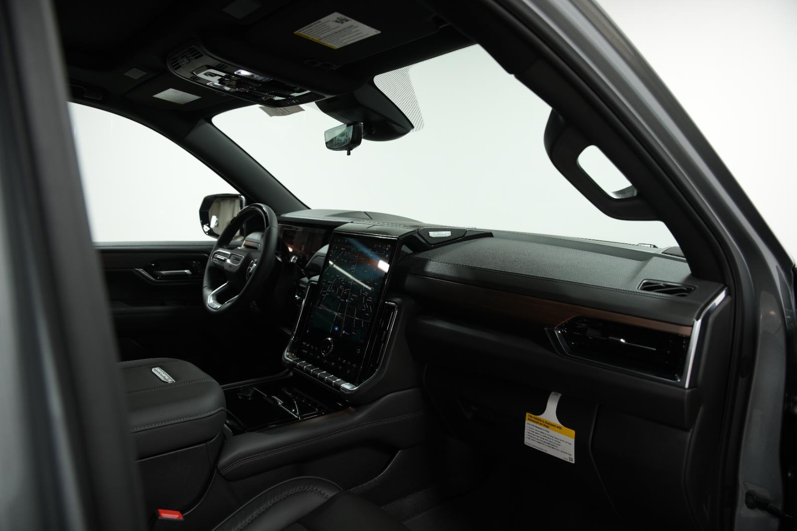 2026 GMC Yukon Denali - Photo 23