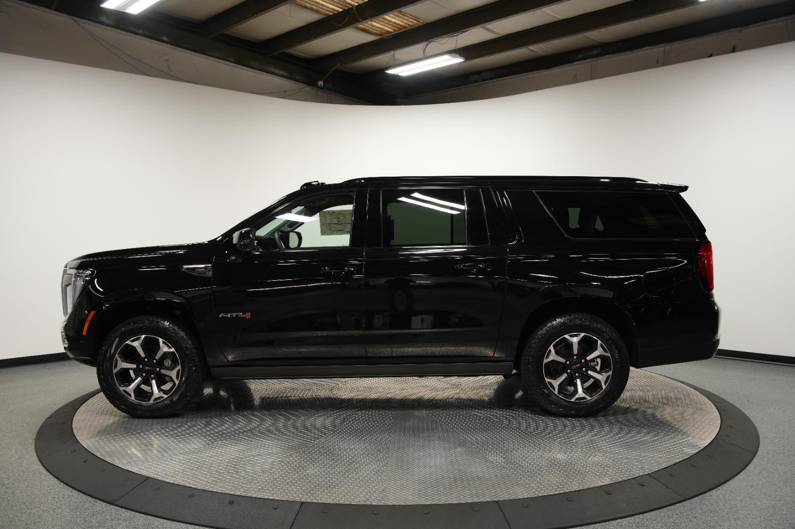 2026 GMC Yukon XL AT4 - Photo 7