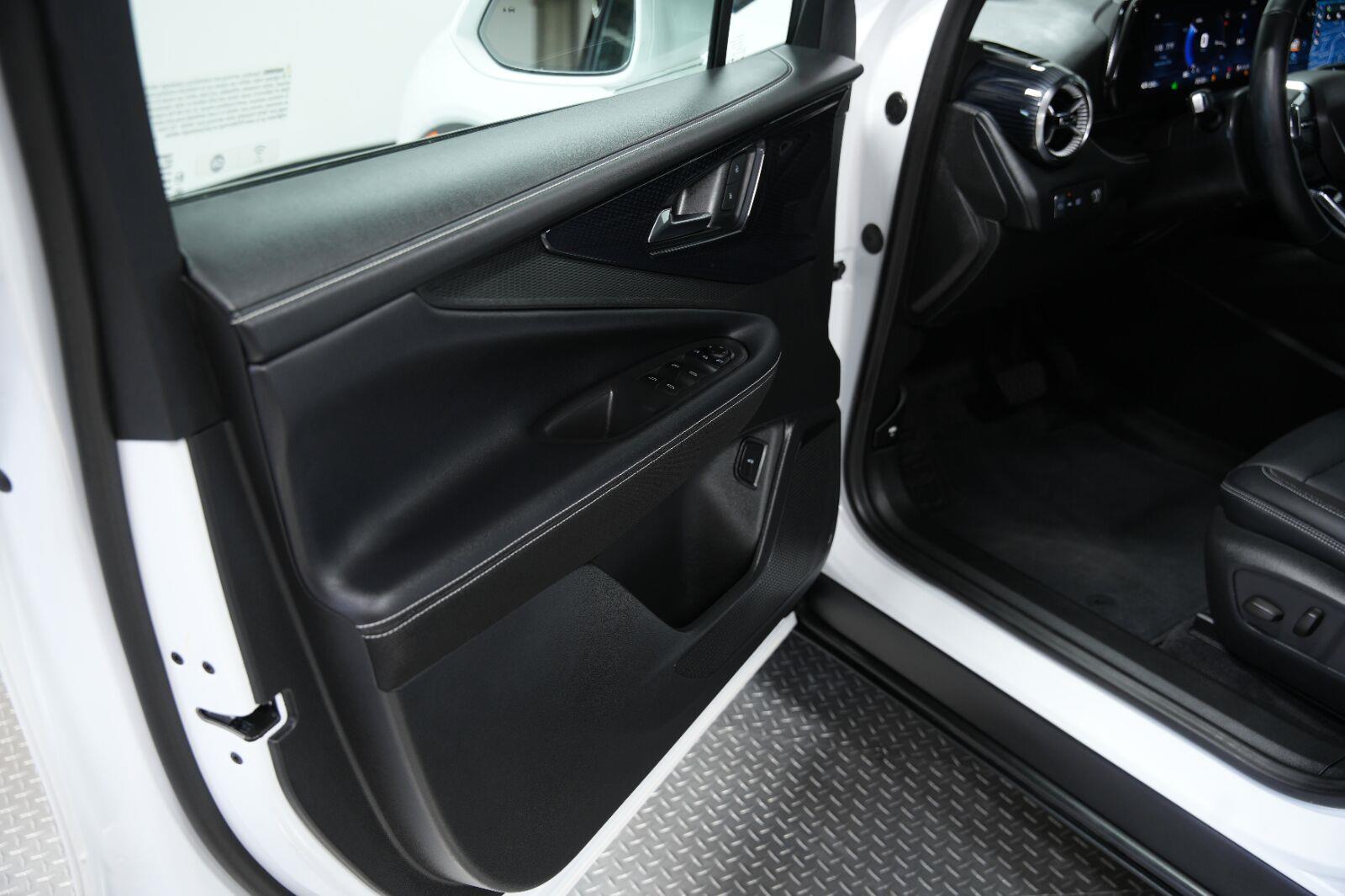 2024 Chevrolet Blazer EV LT - Photo 35