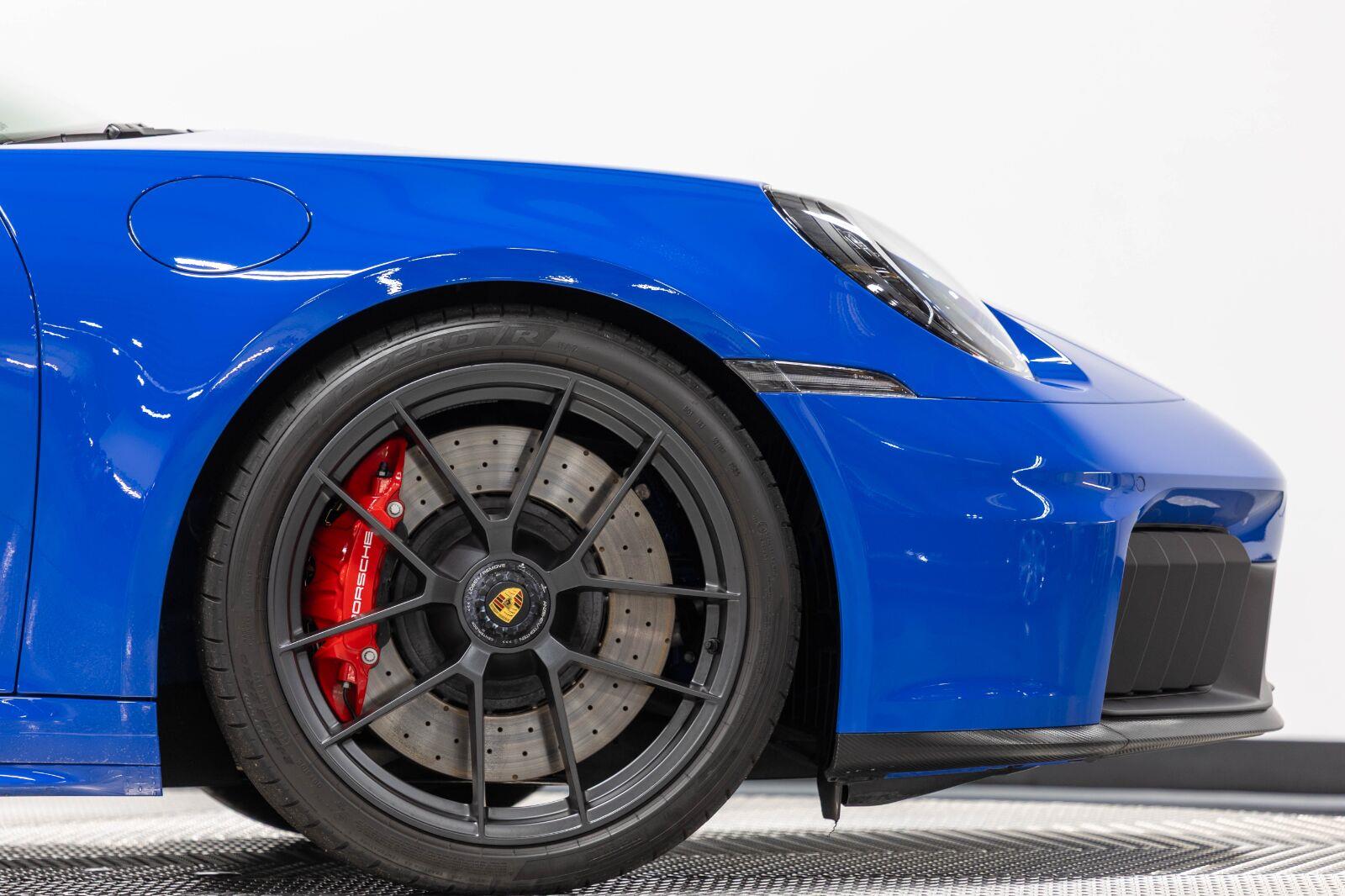 2026 Porsche 911 GTS - Photo 34