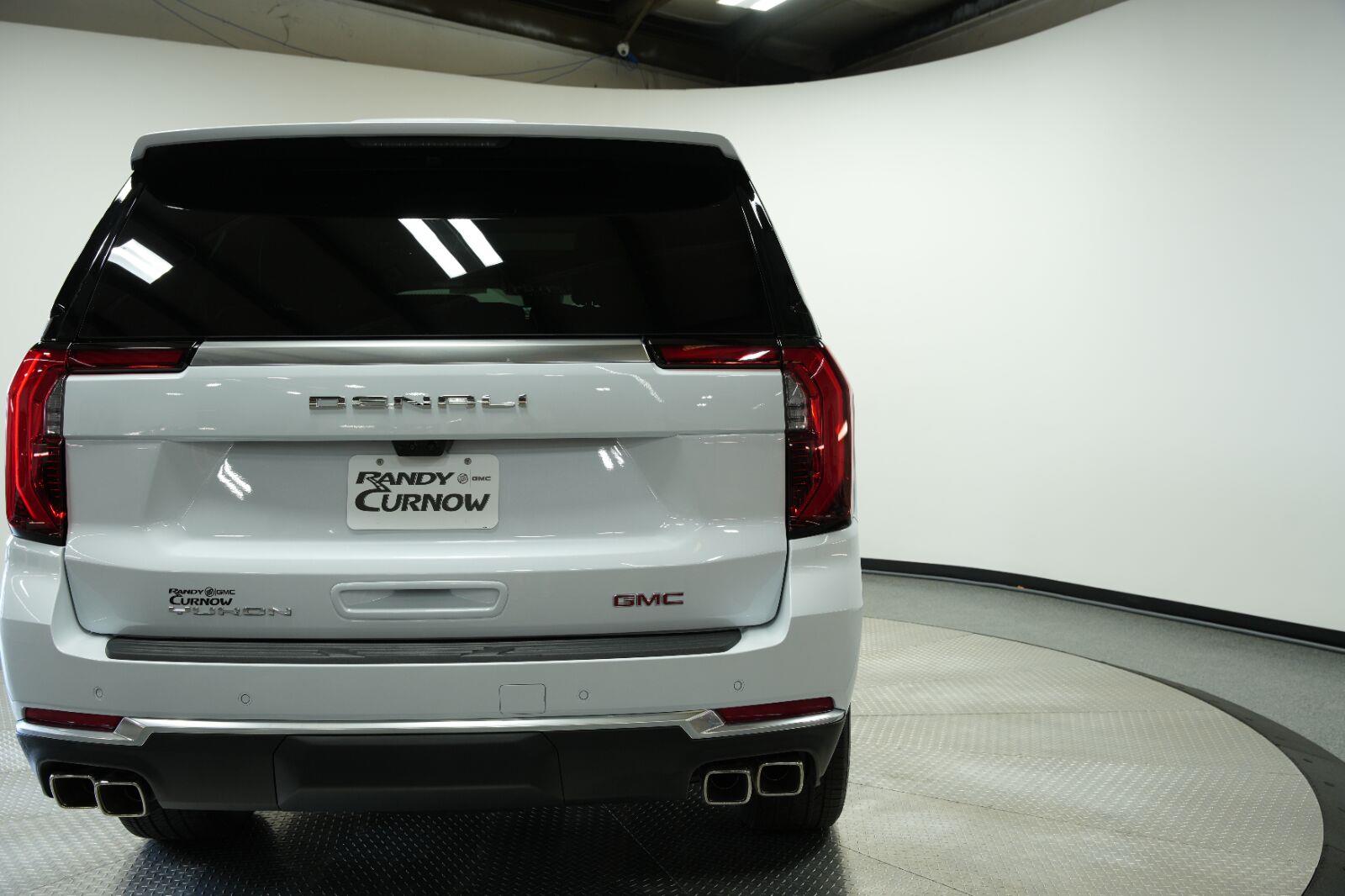 2026 GMC Yukon Denali - Photo 35