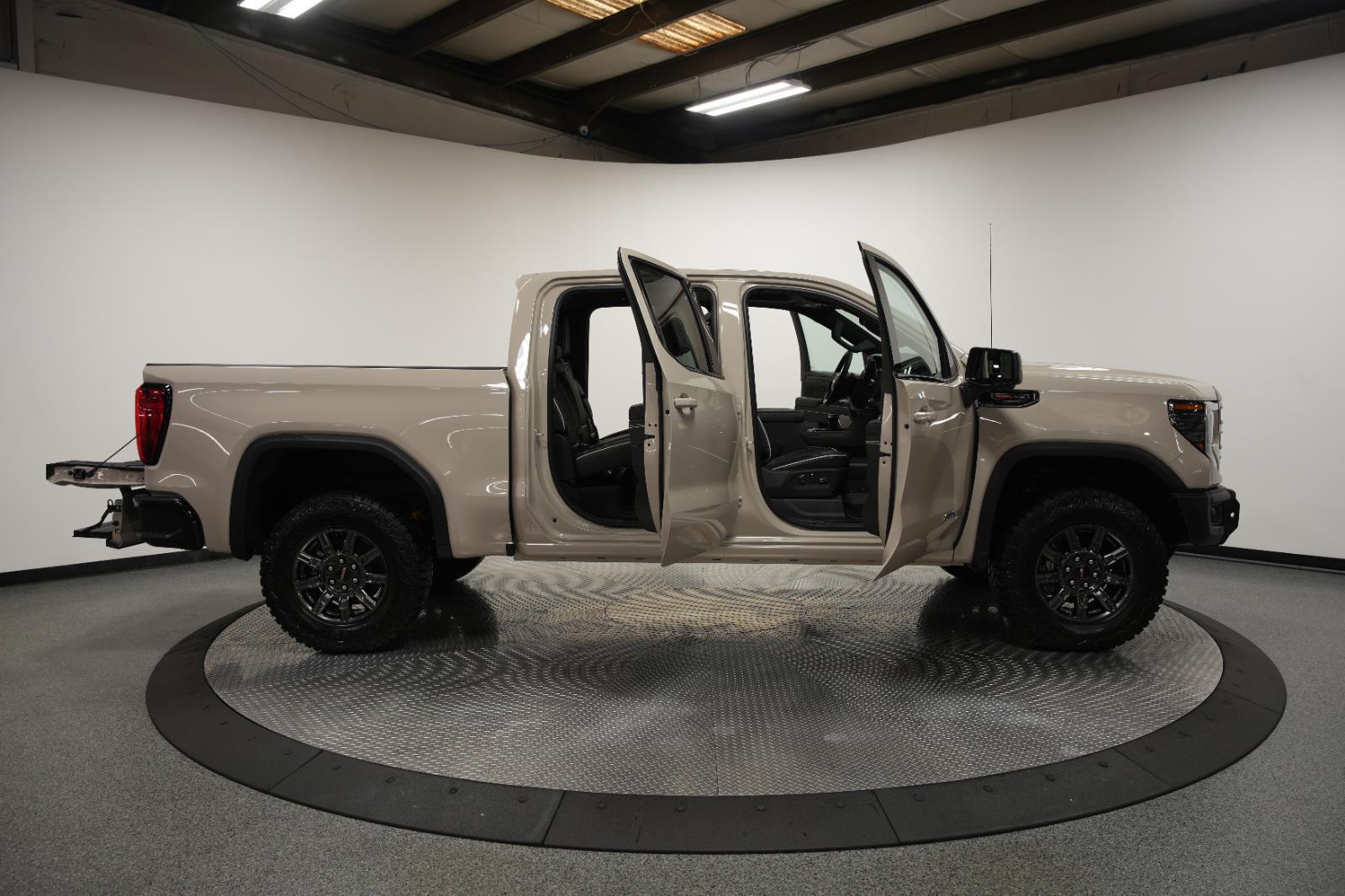 2026 GMC Sierra 1500 AT4X - Photo 10