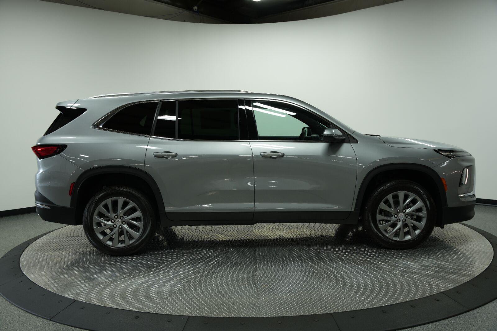 2026 Buick Enclave Preferred - Photo 10