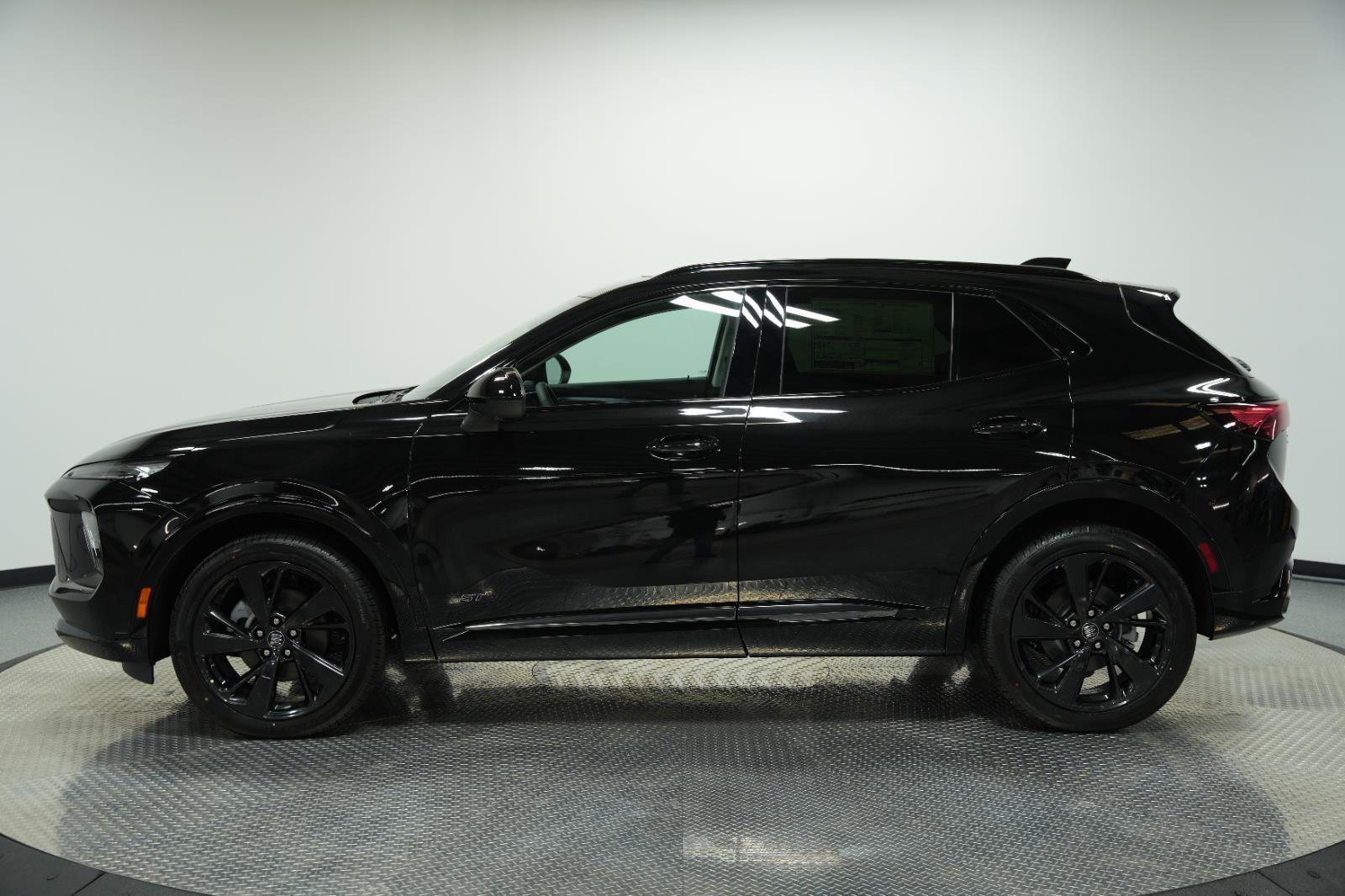 2025 Buick Envision Sport Touring photo 4