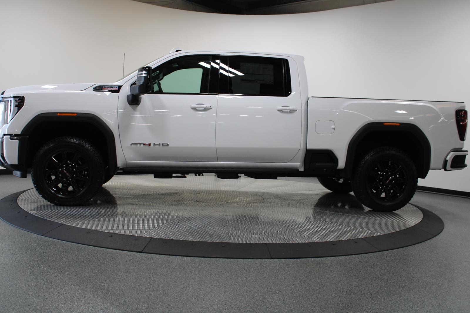 2026 GMC Sierra 2500HD AT4 - Photo 7