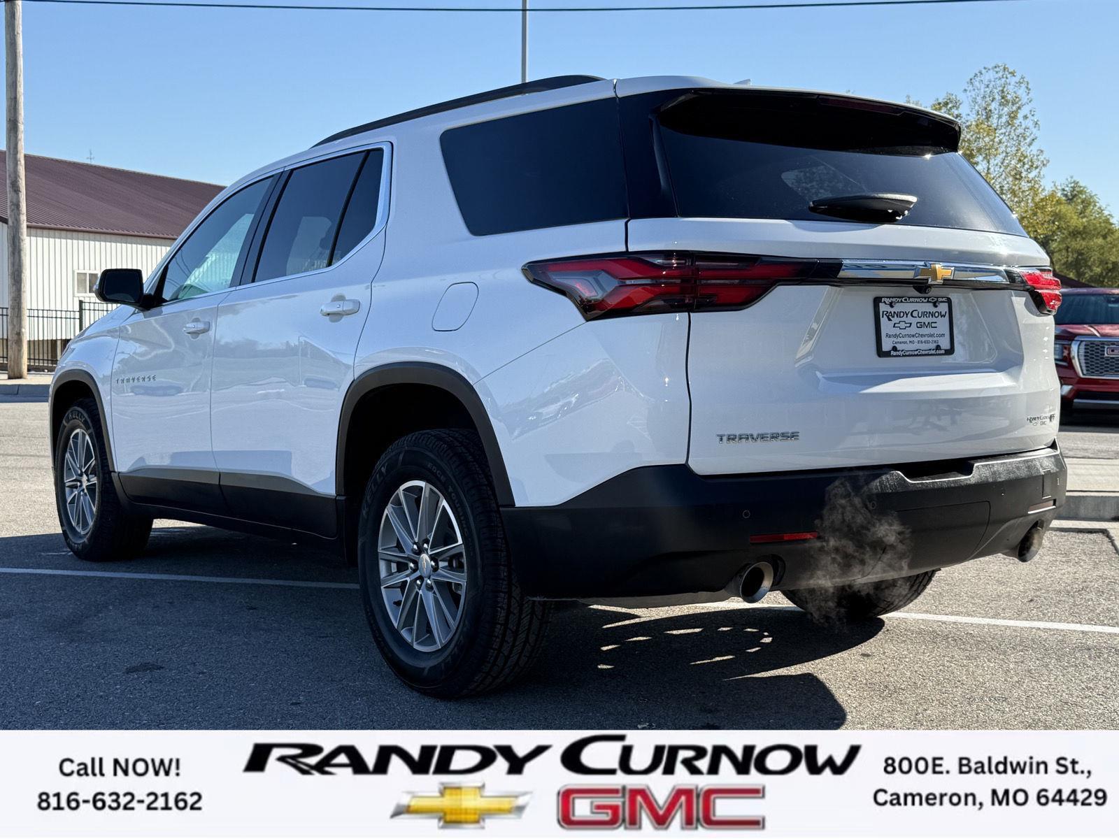 2023 Chevrolet Traverse Cloth 1LT photo 3