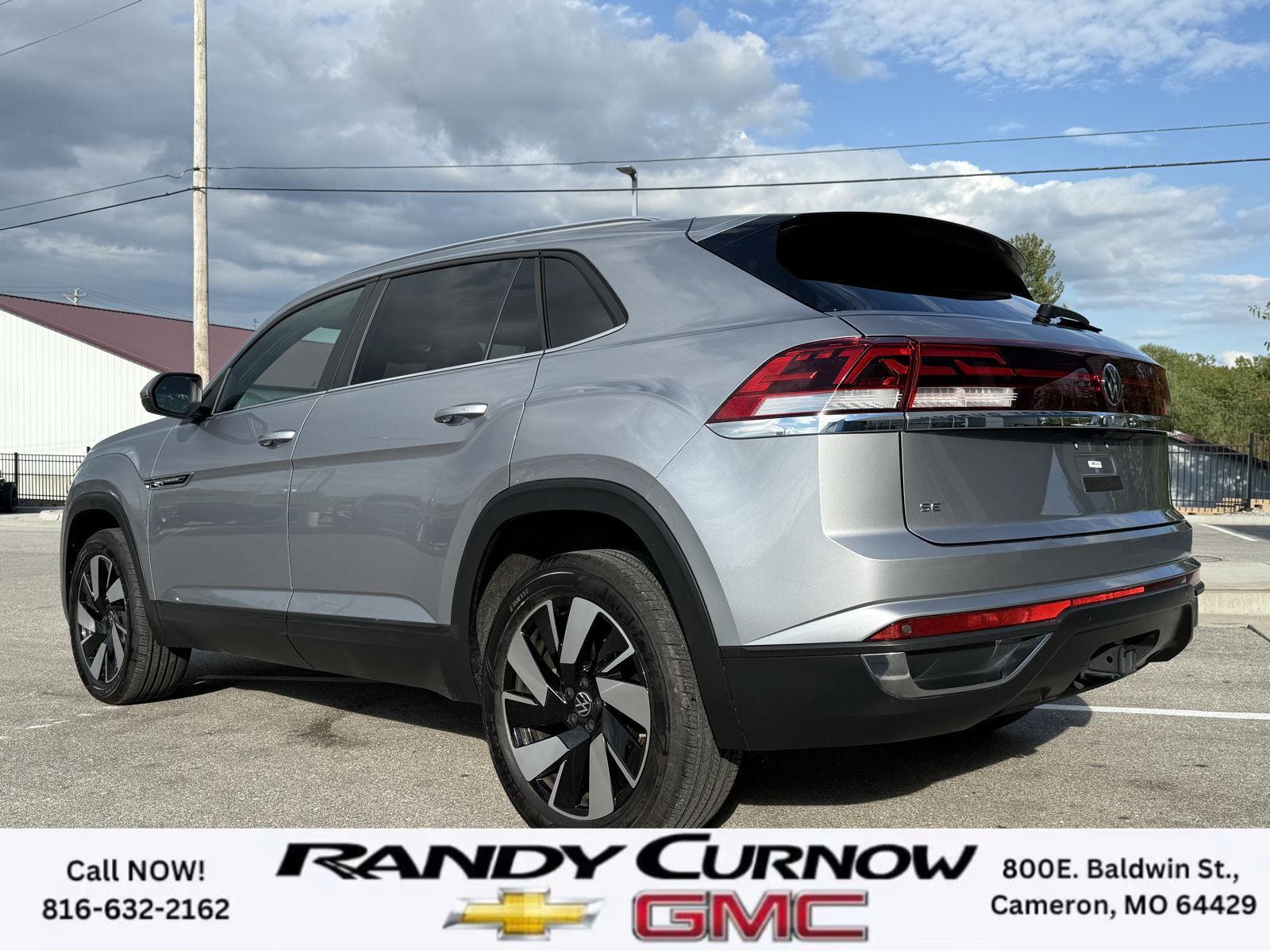 2024 Volkswagen Atlas Cross Sport SE Technology photo 3