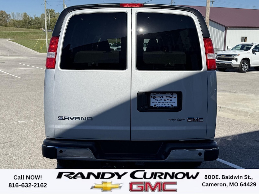 New 2025 GMC Savana Passenger 3500 LT Van