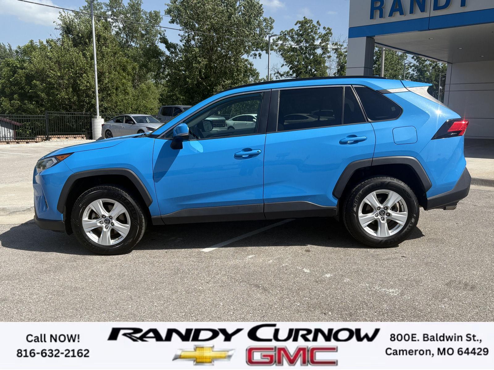 Used 2019 Toyota RAV4 XLE with VIN 2T3W1RFV5KC020730 for sale in Kansas City