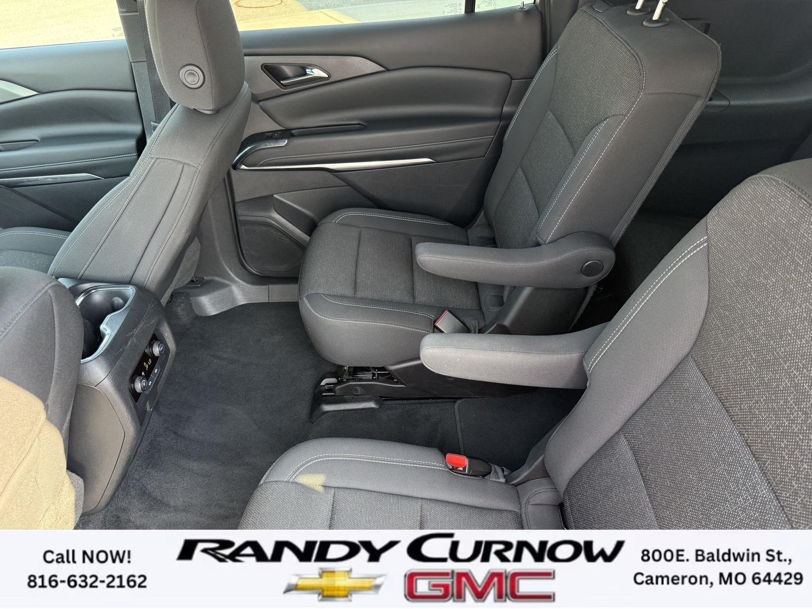 2024 Chevrolet Traverse 2LT - Photo 30