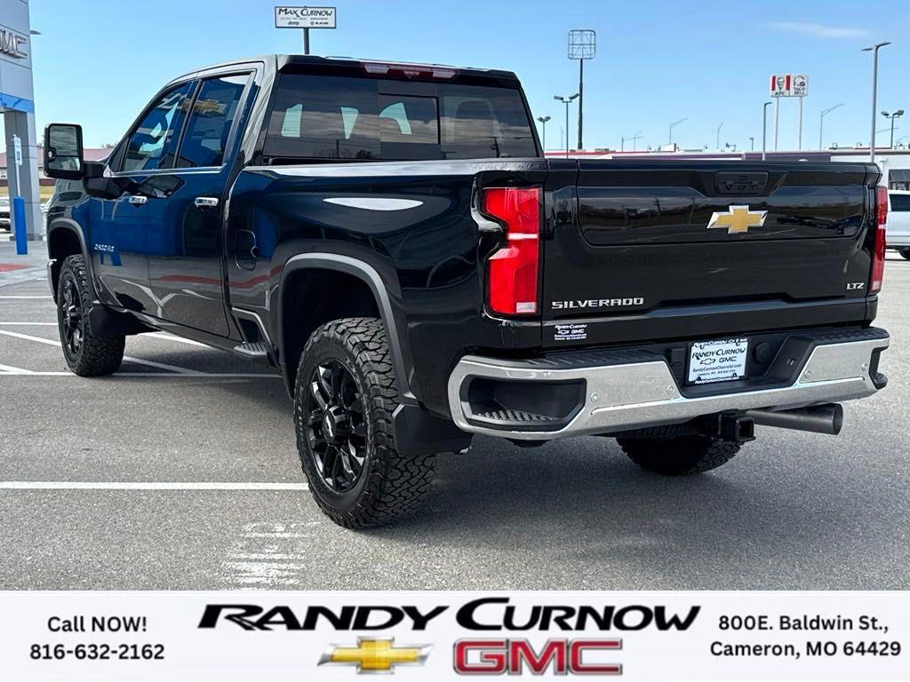 2025 Chevrolet Silverado 2500HD LTZ photo 3