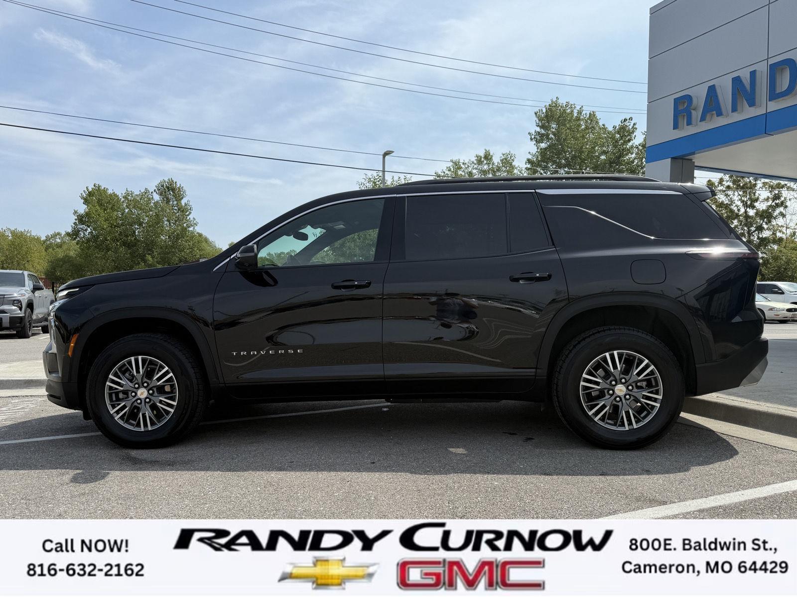 Used 2024 Chevrolet Traverse 2LT with VIN 1GNEVGKSXRJ193643 for sale in Kansas City