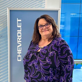 Staff member Shelly Holsted from ID_80ad00d4b08e
