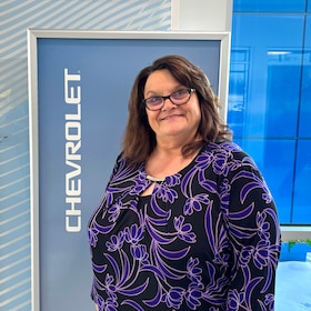 Staff member Shelly Holsted from ID_80ad00d4b08e
