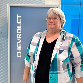 Staff member Evelyn Iverson from ID_f27f88e684eb