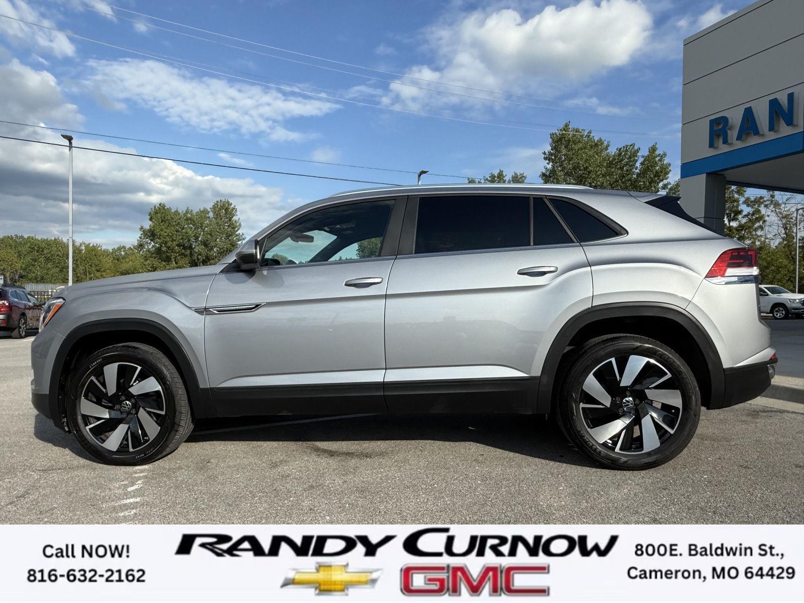Used 2024 Volkswagen Atlas Cross Sport SE w/Tech with VIN 1V2WE2CA7RC225182 for sale in Kansas City